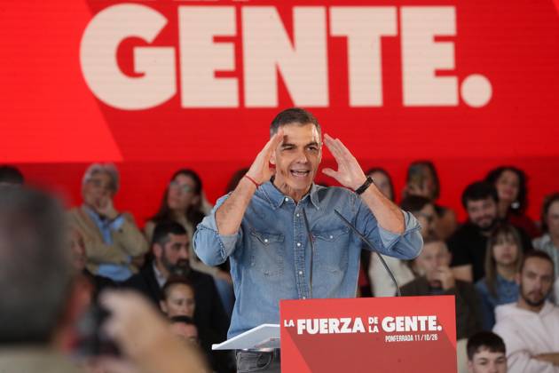 Pedro Sánchez Speaks at a Pre-Campaign Event in Ponferrada, León The Secretary-General of the PSOE and Prime Minister, Pedro Sánchez, during a PSOE pre-campaign event at La Térmica Cultural in Ponferrada on October 11, 2026, in Ponferrada, León, Castile and León, Spain. The Prime Minister and Secretary-General of the PSOE, Pedro Sánchez, kicked off the pre-campaign for the general election on November 29 this weekend with two events: on Saturday in Dos Hermanas, Seville, and today in Ponferrada, León, at the Térmica Cultural of the Energy Foundation, October 11, 2026, Ponferrada, León, Castile and León, Spain Copyright: xCarlosxCastrox 7837721