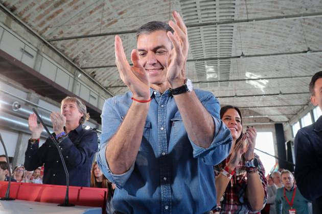 Pedro Sánchez Speaks at a Pre-Campaign Event in Ponferrada, León The Secretary-General of the PSOE and Prime Minister, Pedro Sánchez, accompanied by the Secretary-General of the Castile and León branch of the PSOE, Carlos Martínez, and the Deputy Secretary-General of the PSOE in Castile and León, Nuria Rubio, during a PSOE pre-campaign event at La Térmica Cultural in Ponferrada on October 11, 2026, in Ponferrada, León, Castile and León, Spain. The Prime Minister and Secretary-General of the PSOE, Pedro Sánchez, kicked off the pre-campaign for the general election on November 29 this weekend with two events: on Saturday in Dos Hermanas, Seville, and today in Ponferrada, León, at the Térmica Cultural of the Energy Foundation, October 11, 202 Copyright: xCarlosxCastrox 7837733