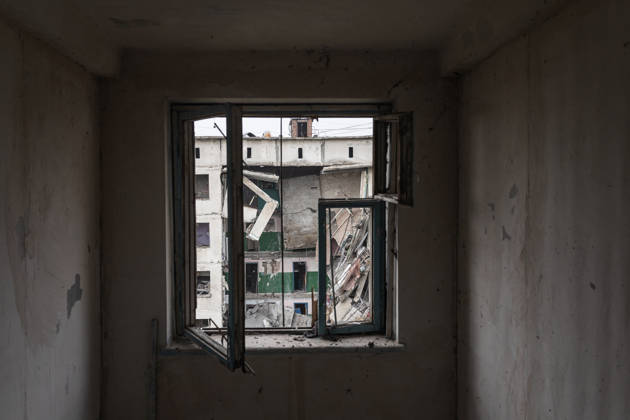 Russian air strike hits residential building in Sloviansk SLOVIANSK, UKRAINE - OCTOBER 11: A view of the damaged building following a Russian aerial bombing of a residential block in Sloviansk, Ukraine, on October 11, 2026. Diego Herrera Carcedo Anadolu Sloviansk Ukraine. Editorial use only. Please get in touch for any other usage.  Copyright: x2026xAnadoluxDiegoxHerreraxCarcedox