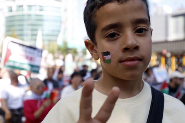 Protest condemning Gaza conflict in Seoul A child with the Palestinian flag painted on their face attends a protest against Israel s attacks in the Gaza Strip, in Seoul, South Korea, on October 11, 2026 . The rally was held aa part of the Global Action for Palestine, a coordinated international mobilization held on October 10 11 marking three years since the 2023 Hamas attacks and the ensuing war. Seoul South Korea Copyright: xMatrixxImages JungxUi-Chelx