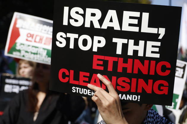 Protest condemning Gaza conflict in Seoul Demonstrators march with placards to protest Israel s attacks in the Gaza Strip, in Seoul, South Korea, on October 11, 2026 . The rally was held aa part of the Global Action for Palestine, a coordinated international mobilization held on October 10 11 marking three years since the 2023 Hamas attacks and the ensuing war. Seoul South Korea  Copyright: xMatrixxImages JungxUi-Chelx