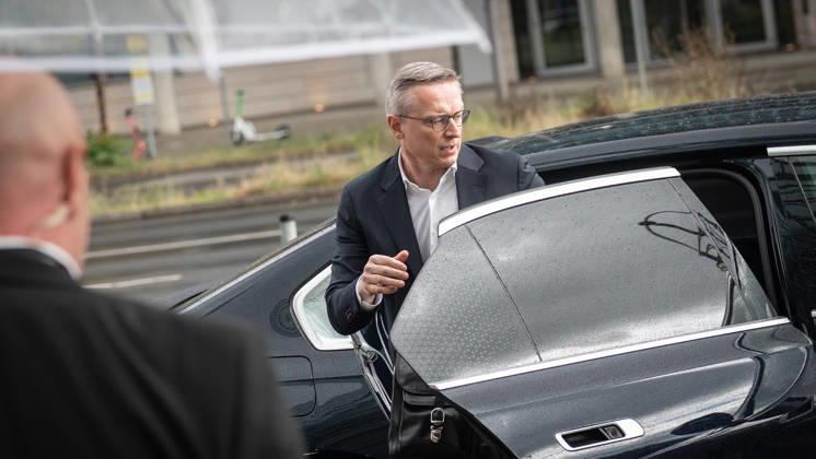 Bundesminister für Digitales und Staatsmodernisierung, Karsten Wildberger, bei seiner Ankunft;Präsidiumsklausurtagung der CDU Deutschlands in Berlin, Oktober 2026, Berlin Berlin Deutschland Konrad-Adenauer-Haus