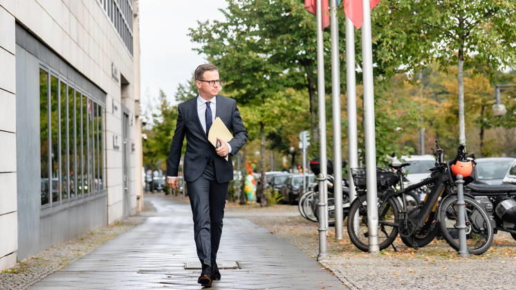 Carsten Linnemann, Bundesgesundheitsminister, bei seiner Ankunft am Konrad-Adenauer-Haus;Präsidiumsklausurtagung der CDU Deutschlands in Berlin, Oktober 2026, Berlin Berlin Deutschland Konrad-Adenauer-Haus