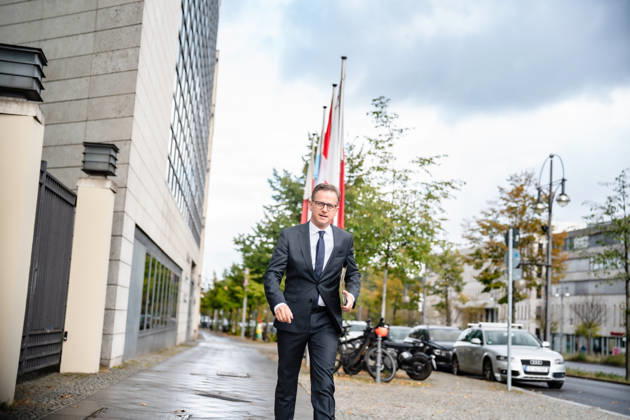 Carsten Linnemann, Bundesgesundheitsminister, bei seiner Ankunft am Konrad-Adenauer-Haus;Präsidiumsklausurtagung der CDU Deutschlands in Berlin, Oktober 2026, Berlin Berlin Deutschland Konrad-Adenauer-Haus