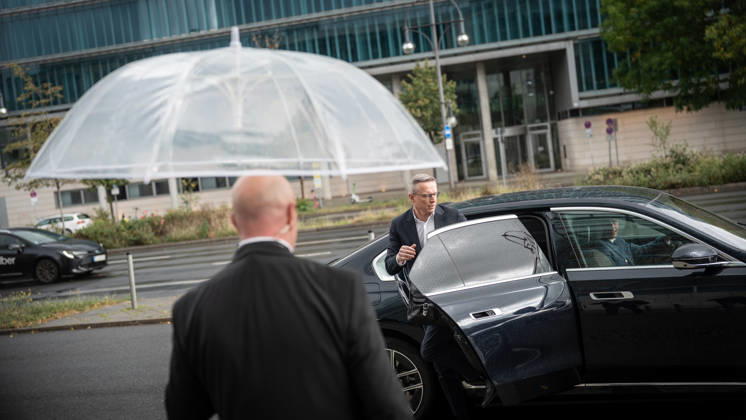 Bundesminister für Digitales und Staatsmodernisierung, Karsten Wildberger, bei seiner Ankunft;Präsidiumsklausurtagung der CDU Deutschlands in Berlin, Oktober 2026, Berlin Berlin Deutschland Konrad-Adenauer-Haus