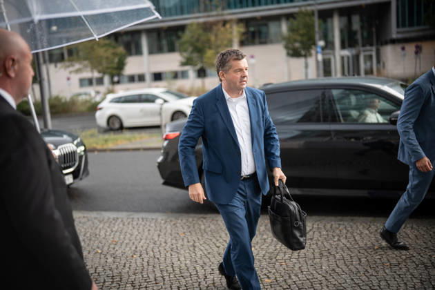 Ministerpräsident und Fraktionschef in Sachsen-Anhalt, Sven Schulze, bei seiner Ankunft am Konrad-Adenauer-Haus;Präsidiumsklausurtagung der CDU Deutschlands in Berlin, Oktober 2026, Berlin Berlin Deutschland Konrad-Adenauer-Haus