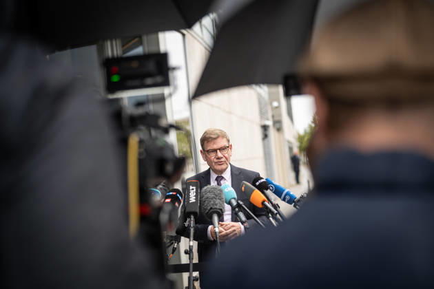 Johann Wadephul, Außenminister, gibt vor dem Konrad-Adenauer-Haus zu den aktuellen Entwicklungen in der Ukraine ein Statement ab;Präsidiumsklausurtagung der CDU Deutschlands in Berlin, Oktober 2026, Berlin Berlin Deutschland Konrad-Adenauer-Haus