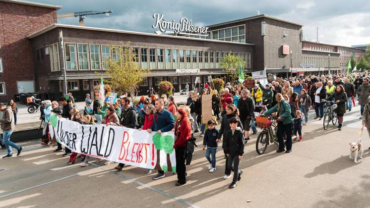 Widerstand gegen CO2 Pipeline - Demonstration in Duisburg ** NUR FÜR REDAKTIONELLE ZWECKE ** EDITORIAL USE ONLY **<p>Anlass: am Samstag, 11. Oktober 2026, versammelten sich Demonstranten am Duisburger Hauptbahnhof um gegen die gepolante CO2 Pipeline zu demonstrieren. Duisburg Copyright: TobiasxStern