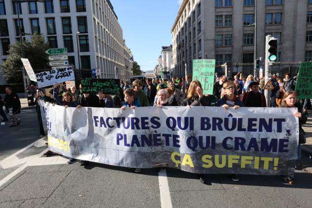 This image shows the Climate March 2026, organized by the Climate Coalition, in Brussels, on Sunday 11 October 2026. The Climate Coalition demands the federal and regional governments to stop subsidizing polluting industrial activities in Belgium and levy higher taxes on these companies.  NICOLASxMAETERLINCK 189449913