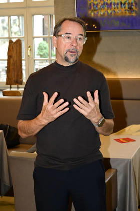 Jan Josef Liefers bei der Vernissage Goldener Reigen von Jens Christian Wittig im Kastenmeiers im Taschenbergpalais. Dresden, 11.10.2026