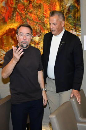 Jan Josef Liefers und Jens Christian Wittig bei der Vernissage Goldener Reigen von Jens Christian Wittig im Kastenmeiers im Taschenbergpalais. Dresden, 11.10.2026