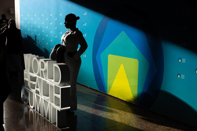 World Health Summit 2026 globalen Gesundheitspolitik. Deutschland, Berlin am 11. Oktober 2026: Ein 3D-Schriftzug des World Health Summit in dem Berliner Hotel InterContinental, in dem der internationale Gesundheitsgipfel stattfindet.