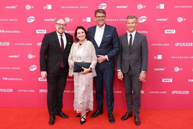 First Steps Award 2026 Dr. Clemens Trautmann, Christiane Goetz-Weimer, Wolfram Weimer, Frank Briegmann Opus Klassik 2026, Konzerthaus Berlin, Berlin, Datum: 11.10.2026 Copyright: xEventpress Kratschx