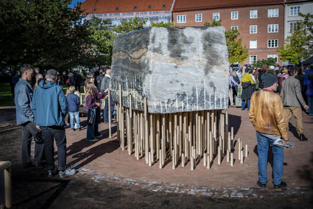 MALMÖ, October 11, 2026—168 bronze rods lift the nearly 30-metric-ton stone block. The monument Master Narratives was unveiled on Sunday in Jesusparken in Malmö. Malmö’s anti-racism monument, titled Master Narratives, was created by artistsartists Susanna Marcus Jablonski and Santiago Mostyn. MALMÖ, SWEDEN x50090x Copyright: xJohanxNilssonx xTTx INVIGNING MASTER NARRATIVES - MALMÖS ANTIRASISTISKA MONUMENT hS-D7BqSYvQ