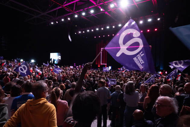 Jean-Luc Melenchon s Presidential Campaign Rally - Cournon-d’Auvergne General view of the crowded arena as Jean-Luc Melenchon candidate of La France insoumise LFI for the 2027 French presidential election took the floor at the Zenith d Auvergne in Cournon-d Auvergne near Clermont-Ferrand in the Puy-de-Dome department in France on October 11, 2026. About 10000 people attended the rally focused on youth according to an estimate on site. Photo by Fanny Reynaud ABACAPRESS.COM Clermont-Ferrand Auvergne, auvergne rhône alpes France Copyright: xReynaudxFanny ABACAx