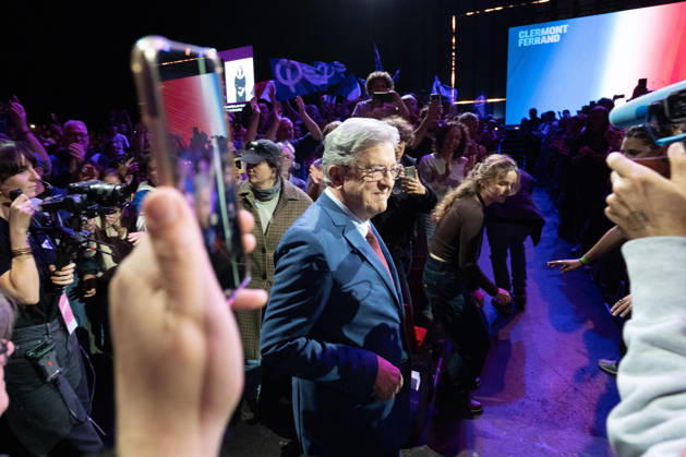 Jean-Luc Melenchon s Presidential Campaign Rally - Cournon-d’Auvergne La France Insoumise (LFI) candidate in 2027 presidential election in France Jean-Luc Melenchon during a campaign rally in Cournon-d Auvergne in the Puy-de-Dome department on October 11, 2026. Photo by Fanny Reynaud ABACAPRESS.COM Clermont-Ferrand Auvergne, auvergne rhône alpes France Copyright: xReynaudxFanny ABACAx