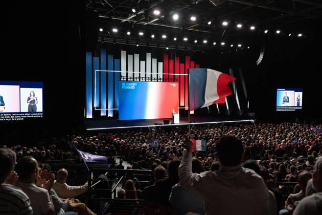 Jean-Luc Melenchon s Presidential Campaign Rally - Cournon-d’Auvergne General view of the crowded arena as Jean-Luc Melenchon candidate of La France insoumise LFI for the 2027 French presidential election took the floor at the Zenith d Auvergne in Cournon-d Auvergne near Clermont-Ferrand in the Puy-de-Dome department in France on October 11, 2026. About 10000 people attended the rally focused on youth according to an estimate on site. Photo by Fanny Reynaud ABACAPRESS.COM Clermont-Ferrand Auvergne, auvergne rhône alpes France  Copyright: xReynaudxFanny ABACAx