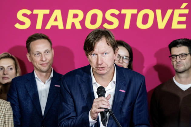 Antonin Klecanda, chairman of Starostove Praha, speaks at a press conference held by the Prague chapter of STAN following the first meeting of the newly elected council caucus in Prague, on October 11, 2026. The second form left is PM Karel Dvorak. (CTKxPhoto VitxSimanek) CTKPhotoP2026101106430  CTKPhotoP2026101106430