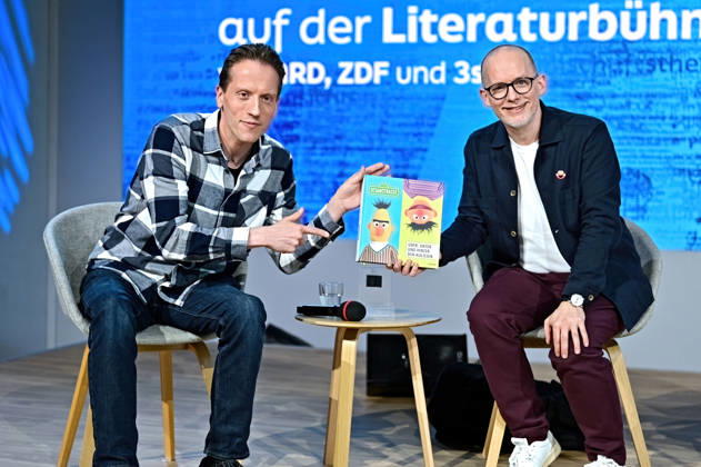 Frankfurter Buchmesse 2026. Podcaster Julian Schlichting und Comedian Martin Reinl am 11.10.2026 auf der Frankfurter Buchmesse. 20261011MWI156032