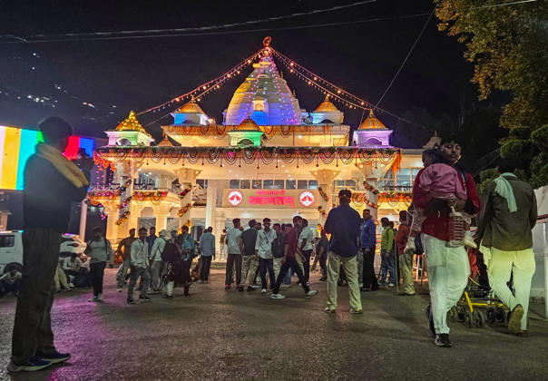 RECORD DATE NOT STATED Hindu Devotees Gather at the Mata Vaishno Devi Shrine Katra, Oct 11 (ANI): A large number of Hindu devotees gather at the Mata Vaishno Devi Shrine on the first day of Shardiya Navratri to offer prayers, in Katra on Sunday. (ANI photo) Katra Jammu and Kashmir India Copyright: xANIx ANI_20261011044