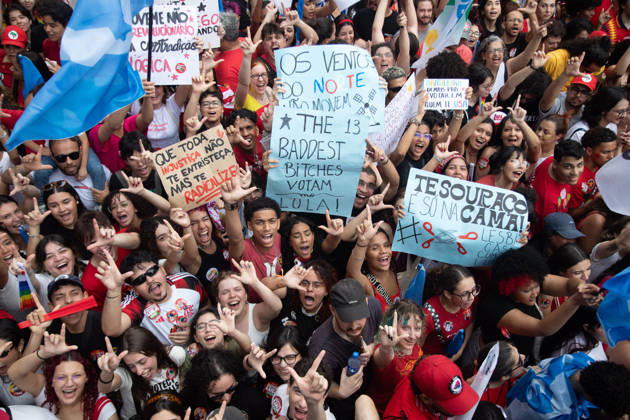 SaO PAULO, SP - 11.10.2026: ATO EM APOIO A LULA SP - Students, social movements and supporters of President Luiz Inacio Lula da Silva are holding an event throughout this Sunday (11) in anticipation of the second round of elections. With a gathering in front of MASP, the event continues to Praca Roosevelt, in the central area of Sao Paulo, SP. x3028835x RodileixMorais