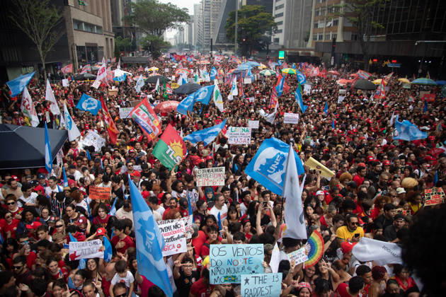 SaO PAULO, SP - 11.10.2026: ATO EM APOIO A LULA SP - Students, social movements and supporters of President Luiz Inacio Lula da Silva are holding an event throughout this Sunday (11) in anticipation of the second round of elections. With a gathering in front of MASP, the event continues to Praca Roosevelt, in the central area of Sao Paulo, SP. x3028836x RodileixMorais