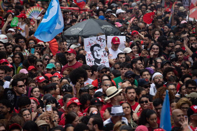 SaO PAULO, SP - 11.10.2026: ATO EM APOIO A LULA SP - Students, social movements and supporters of President Luiz Inacio Lula da Silva are holding an event throughout this Sunday (11) in anticipation of the second round of elections. With a gathering in front of MASP, the event continues to Praca Roosevelt, in the central area of Sao Paulo, SP. x3028840x RodileixMorais