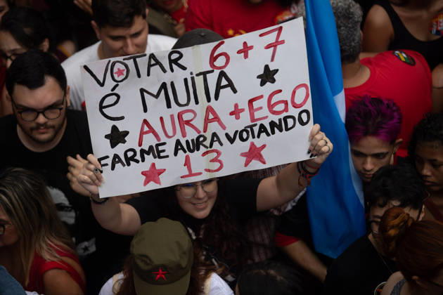 SaO PAULO, SP - 11.10.2026: ATO EM APOIO A LULA SP - Students, social movements and supporters of President Luiz Inacio Lula da Silva are holding an event throughout this Sunday (11) in anticipation of the second round of elections. With a gathering in front of MASP, the event continues to Praca Roosevelt, in the central area of Sao Paulo, SP. x3028845x  RodileixMorais
