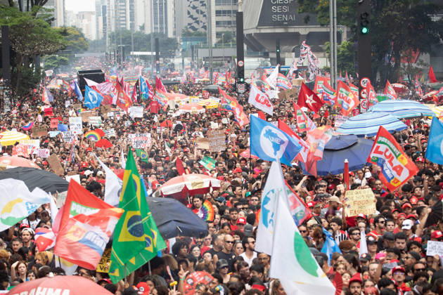 SaO PAULO, SP - 11.10.2026: ATO EM APOIO A LULA SP - Students, social movements and supporters of President Luiz Inacio Lula da Silva are holding an event throughout this Sunday (11) in anticipation of the second round of elections. With a gathering in front of MASP, the event continues to Praca Roosevelt, in the central area of Sao Paulo, SP. x3028846x  RodileixMorais
