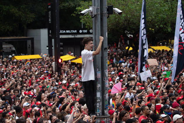 SaO PAULO, SP - 11.10.2026: ATO EM APOIO A LULA SP - Students, social movements and supporters of President Luiz Inacio Lula da Silva are holding an event throughout this Sunday (11) in anticipation of the second round of elections. With a gathering in front of MASP, the event continues to Praca Roosevelt, in the central area of Sao Paulo, SP. x3028918x  RodileixMorais