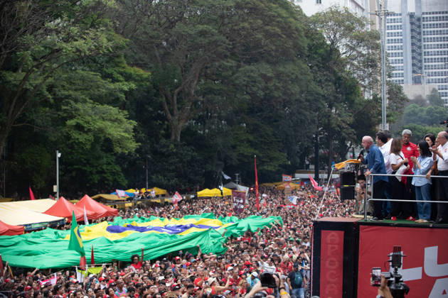 SaO PAULO, SP - 11.10.2026: ATO EM APOIO A LULA SP - Students, social movements and supporters of President Luiz Inacio Lula da Silva are holding an event throughout this Sunday (11) in anticipation of the second round of elections. With a gathering in front of MASP, the event continues to Praca Roosevelt, in the central area of Sao Paulo, SP. x3028921x  RodileixMorais