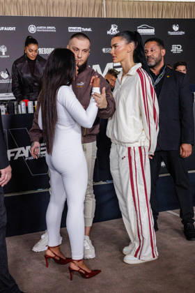 11.10.2026. Essen. (l-r) Hati Suarez und Nelly Noire bei der Pressekonferenz zum Fame Fighting 4 Promiboxen. Essen Atlantic Hotel Nordrhein-Westfalen Deutschland