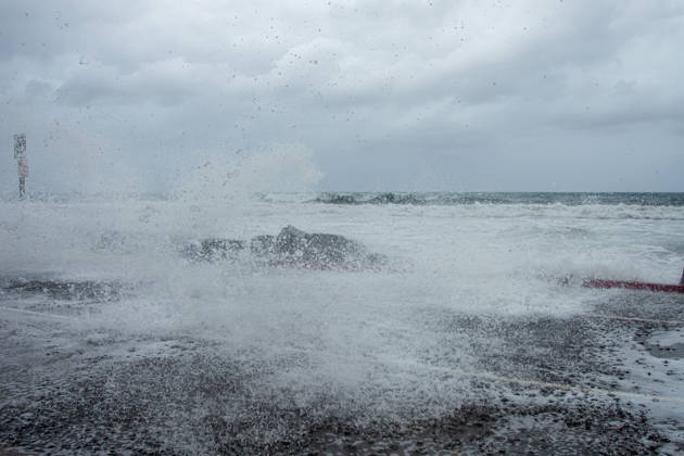 October 11, 2026, Oceanside, California, USA: Oceanside, California, is battered by historic El NioÂ±o tidal swells on October 10, 2026. These Kelvin Waves have brought major damages to the Southern California coastline. Oceanside USA  - ZUMAg219 20261011_znp_g219_006 Copyright: xJakexLeexGreenx