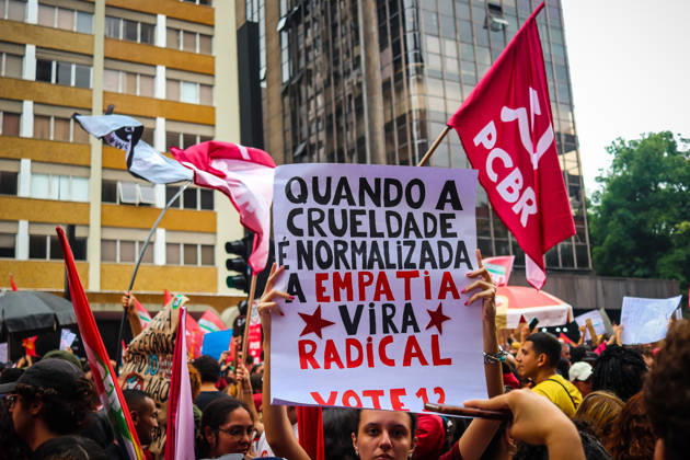 SaO PAULO, SP - 11.10.2026: LULA REuNE APOIADORES NA AVENIDA PAULISTA - Protesters gather this Sunday (11) on Avenida Paulista, in Sao Paulo (SP), during a campaign event for President Luiz Inacio Lula da Silva. The mobilization takes place in front of MASP and brings together supporters and political leaders in the second round of the 2026 Elections. x3029179x  AngÃ licaxAlves