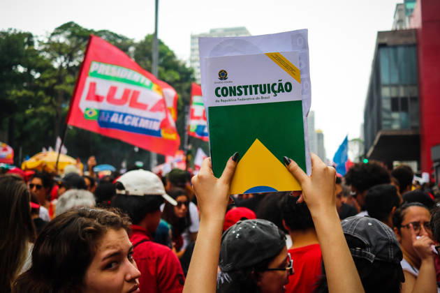 SaO PAULO, SP - 11.10.2026: LULA REuNE APOIADORES NA AVENIDA PAULISTA - Protesters gather this Sunday (11) on Avenida Paulista, in Sao Paulo (SP), during a campaign event for President Luiz Inacio Lula da Silva. The mobilization takes place in front of MASP and brings together supporters and political leaders in the second round of the 2026 Elections. x3029180x  AngÃ licaxAlves