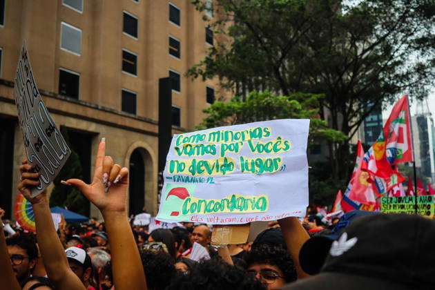 SaO PAULO, SP - 11.10.2026: LULA REuNE APOIADORES NA AVENIDA PAULISTA - Protesters gather this Sunday (11) on Avenida Paulista, in Sao Paulo (SP), during a campaign event for President Luiz Inacio Lula da Silva. The mobilization takes place in front of MASP and brings together supporters and political leaders in the second round of the 2026 Elections. x3029181x  AngÃ licaxAlves