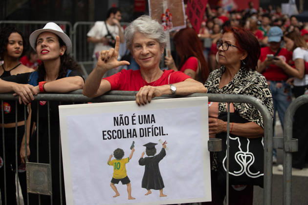 SaO PAULO, SP - 11.10.2026: ATO EM APOIO A LULA SP - Students, social movements and supporters of President Luiz Inacio Lula da Silva are holding an event throughout this Sunday (11) in anticipation of the second round of elections. With a gathering in front of MASP, the event continues to Praca Roosevelt, in the central area of Sao Paulo, SP. x3029218x RodileixMorais
