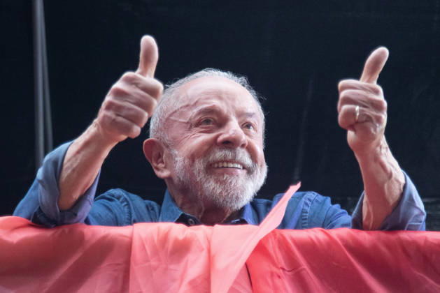 SaO PAULO, SP - 11.10.2026: ATO EM APOIO A LULA SP - Students, social movements and supporters of President Luiz Inacio Lula da Silva are holding an event throughout this Sunday (11) in anticipation of the second round of elections. With a gathering in front of MASP, the event continues to Praca Roosevelt, in the central area of Sao Paulo, SP. x3029224x RodileixMorais