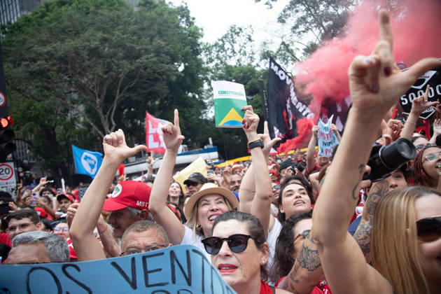 SaO PAULO, SP - 11.10.2026: ATO EM APOIO A LULA SP - Students, social movements and supporters of President Luiz Inacio Lula da Silva are holding an event throughout this Sunday (11) in anticipation of the second round of elections. With a gathering in front of MASP, the event continues to Praca Roosevelt, in the central area of Sao Paulo, SP. x3029231x RodileixMorais
