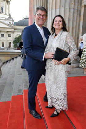 Wolfram Weimer mit Ehefrau Christiane Goetz-Weimer beim OPUS KLASSIK 2026 im Konzerthaus am Gendarmenmarkt in Berlin am 11.10.2026