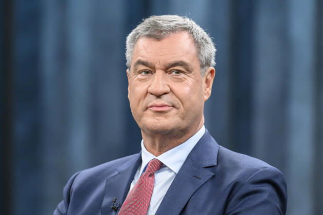 im Bild v.l.: Markus Söder, Ministerpräsident Bayern, CSU, GER, Berlin, Studio, zu Gast bei - Caren Miosga, Polittalk, TV, Format, Das Erste, aus Berlin Adlershof - am Studio 20, Thema: Wie kommt die Regierung aus der Krise, Herr Söder? 11.10.2026, Copyright: HMBxMedia UwexKoch