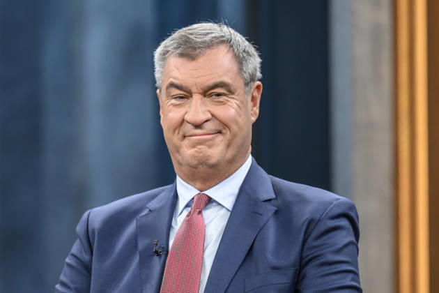 im Bild v.l.: Markus Söder, Ministerpräsident Bayern, CSU, GER, Berlin, Studio, zu Gast bei - Caren Miosga, Polittalk, TV, Format, Das Erste, aus Berlin Adlershof - am Studio 20, Thema: Wie kommt die Regierung aus der Krise, Herr Söder? 11.10.2026, Copyright: HMBxMedia UwexKoch