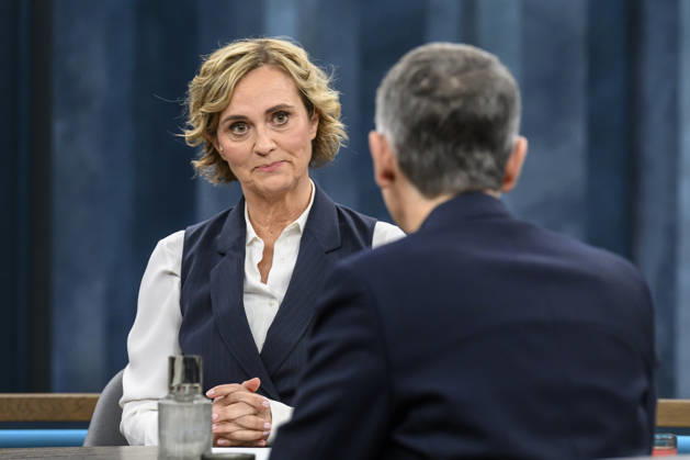 im Bild v.l.: Caren Miosga, GER, Berlin, Studio, zu Gast bei - Caren Miosga, Polittalk, TV, Format, Das Erste, aus Berlin Adlershof - am Studio 20, Thema: Wie kommt die Regierung aus der Krise, Herr Söder? 11.10.2026, Copyright: HMBxMedia UwexKoch