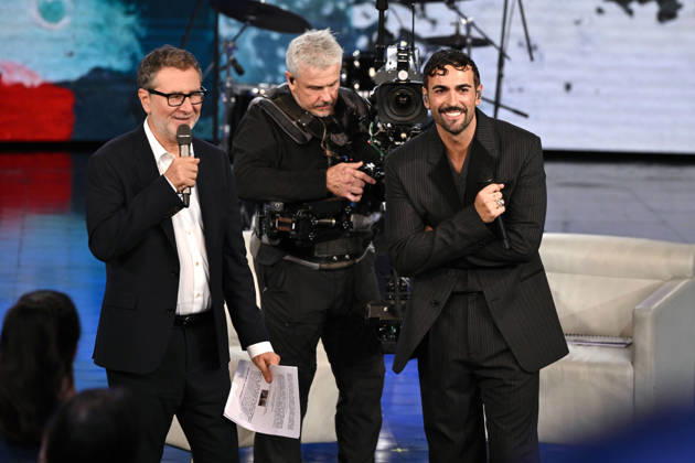 IPA89573981 - Milan, TV Show Che Tempo Che Fa - Nove. Pictured: Fabio Fazio, Marco Mengoni  Copyright: xTe-Cox xComi Terenghix IPA89573981
