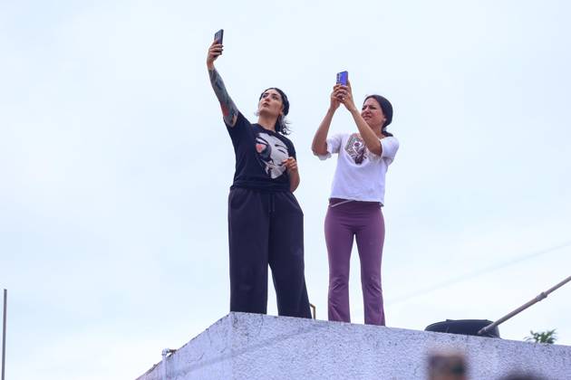 October 11, 2026: TO-45427- GUADALAJARA 11-10-2026. . La exigencia de agua limpia deriv& xf3; en momentos de tensi& xf3;n y violencia durante la marcha realizada este domingo en Guadalajara. Ciudadanos se movilizaron para denunciar la mala calidad del suministro en la Zona Metropolitana y exigir respuestas a las autoridades. La protesta, que lleg& xf3; a las inmediaciones de Casa Jalisco, registr& xf3; enfrentamientos entre manifestantes y polic& xed;as, as& xed; como reportes de detenciones, en una jornada que evidenci& xf3; el descontento social ante la problem& xe1;tica del agua..Guadalajara. Clasos.com.mx - ZUMAcs4_ 20261011_faa_cs4_125 Copyright: xDiegoxMorenox