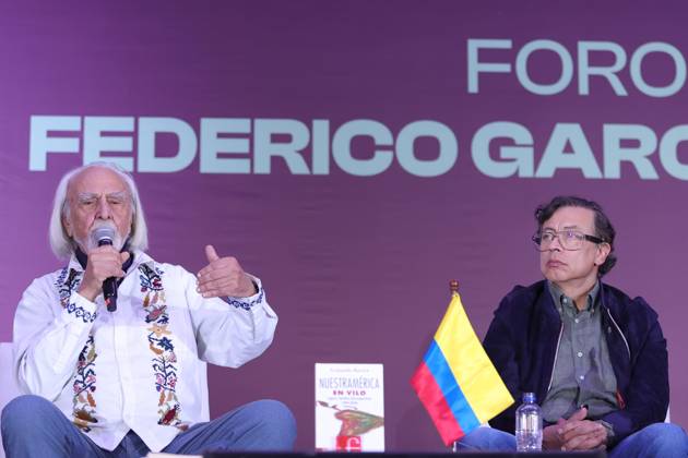 October 11, 2026: TO-45422 & x2013; Mexico City, September 29, 2026. Former Colombian President Gustavo Petro participates in the 26th Zocalo International Book Fair at the presentation of the book Nuestra Am& xe9;rica en vilo. Clasos.com.mx. - ZUMAcs4_ 20261011_faa_cs4_188 Copyright: xMikaxRoblesx