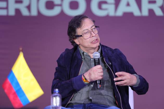 October 11, 2026: TO-45422 & x2013; Mexico City, September 29, 2026. Former Colombian President Gustavo Petro participates in the 26th Zocalo International Book Fair at the presentation of the book Nuestra Am& xe9;rica en vilo. Clasos.com.mx. - ZUMAcs4_ 20261011_faa_cs4_193 Copyright: xMikaxRoblesx