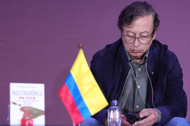 October 11, 2026: TO-45422 & x2013; Mexico City, September 29, 2026. Former Colombian President Gustavo Petro participates in the 26th Zocalo International Book Fair at the presentation of the book Nuestra Am& xe9;rica en vilo. Clasos.com.mx. - ZUMAcs4_ 20261011_faa_cs4_196 Copyright: xMikaxRoblesx