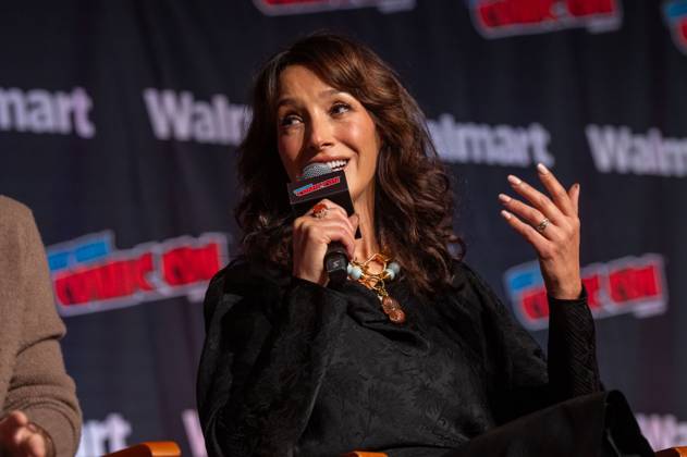 October 11, 2026, New York, New York, United States: Jennifer Beals speaks at a panel discussion for CBS new series NCIS: NEW YORK.during New York Comic Con 2026 at The Jacob K. Javits Convention Center on October 11, 2026 in New York City. New York United States - ZUMAs197 20261011_aaa_s197_424 Copyright: xRonxAdarx