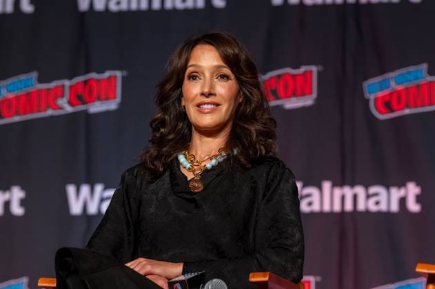 October 11, 2026, New York, New York, United States: Jennifer Beals speaks at a panel discussion for CBS new series NCIS: NEW YORK.during New York Comic Con 2026 at The Jacob K. Javits Convention Center on October 11, 2026 in New York City. New York United States - ZUMAs197 20261011_aaa_s197_451 Copyright: xRonxAdarx